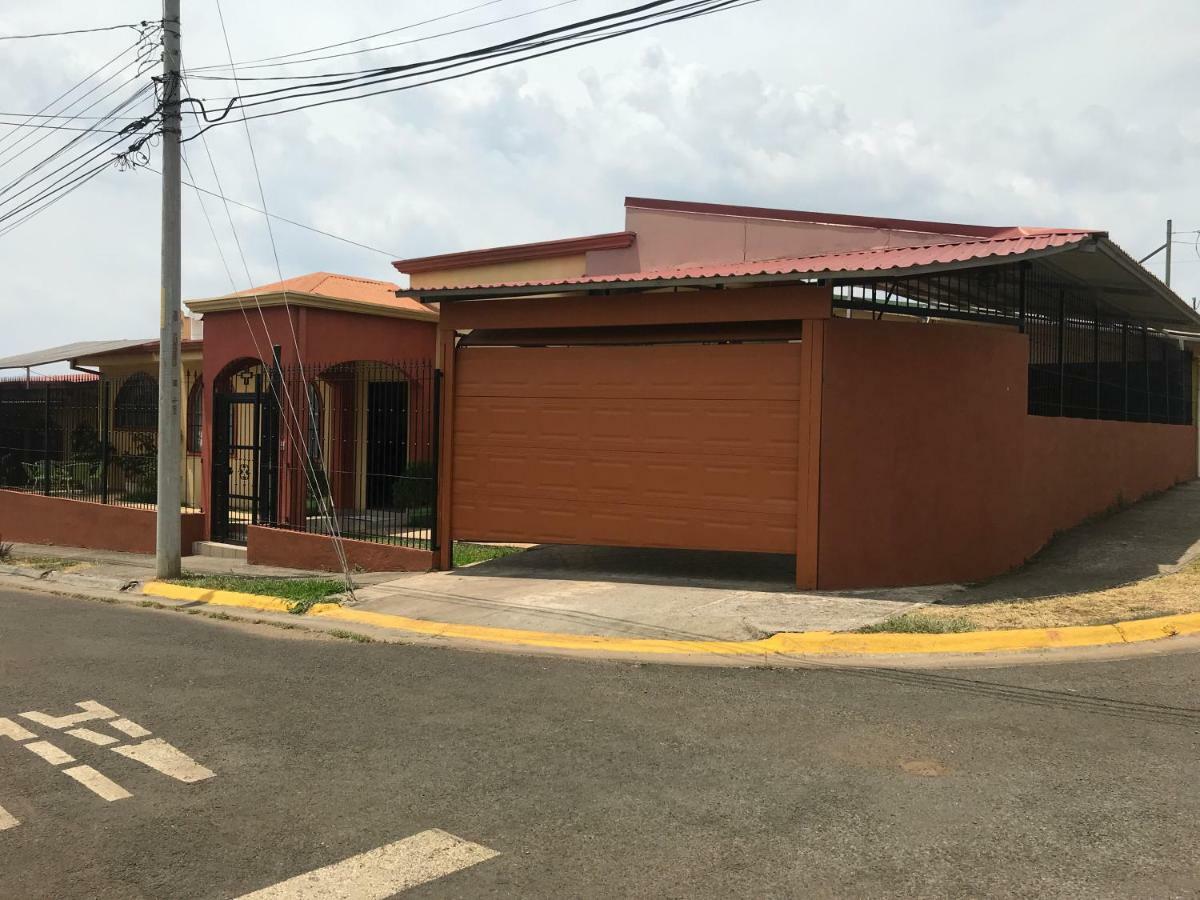 Casa Del Suizo Bed & Breakfast Desamparados  Exterior foto